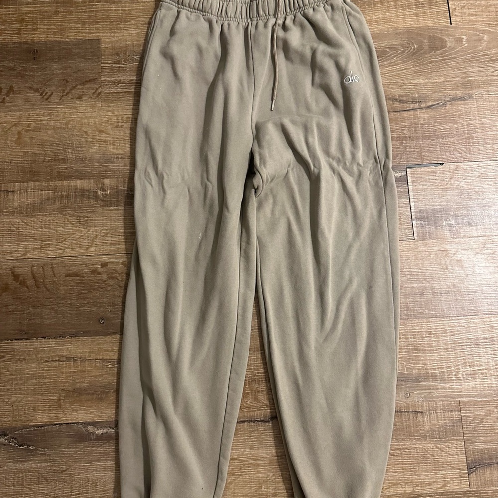 ALO Yoga Women’s Tan Sweatpants